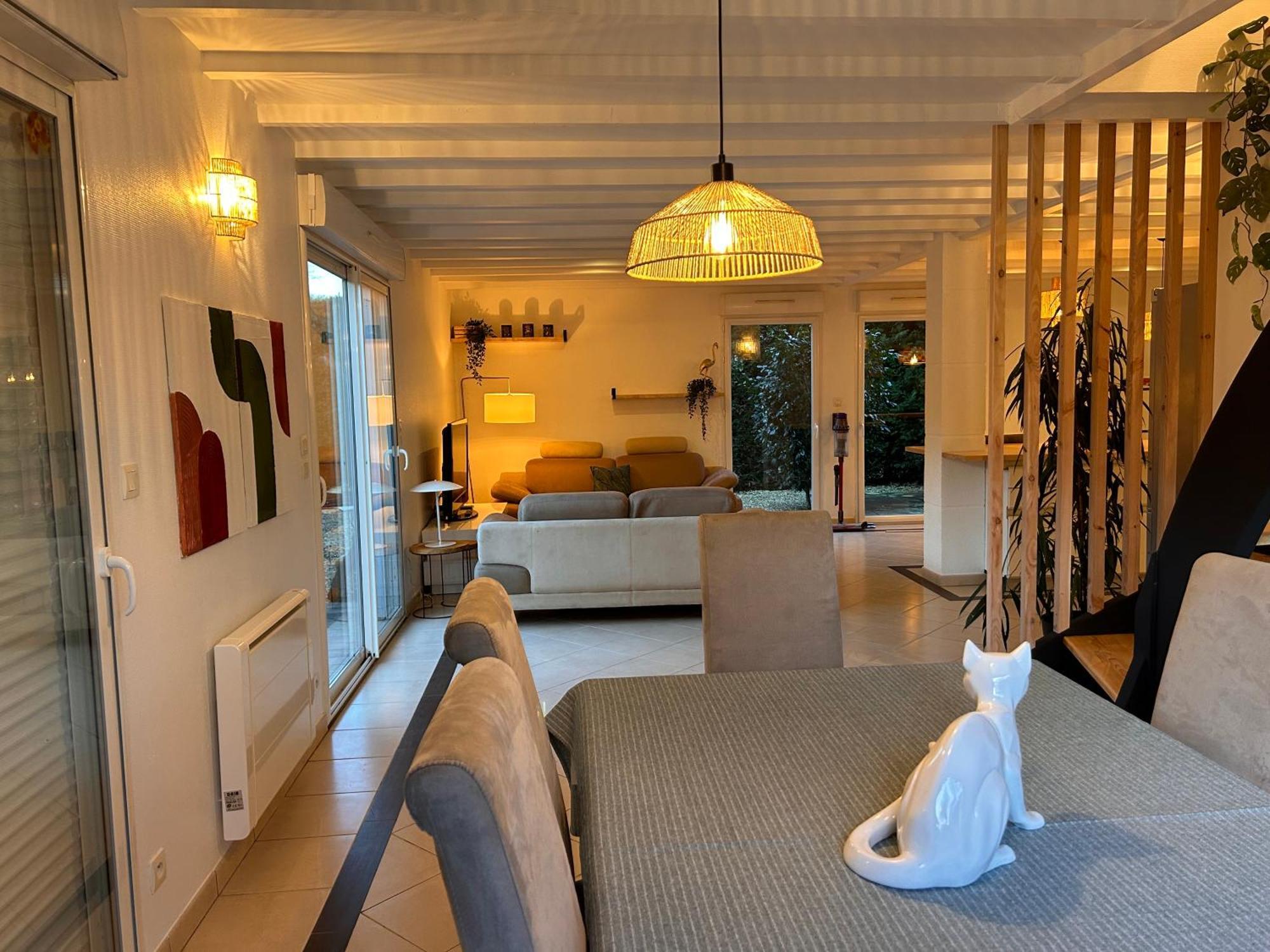 Maison Blanche Lanton Bilik gambar